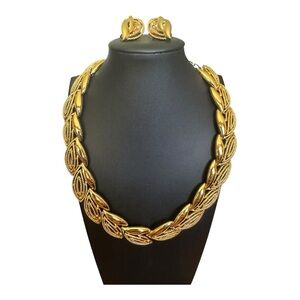 Vintage Trifari Gold Tone Leaf Necklace Earrings Set Retro MCM Signed Statement
